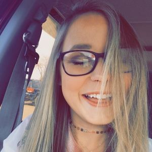 Meet your Posher, Casie